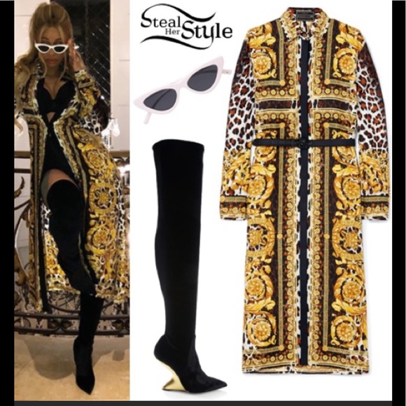 Salvatore Ferragamo Bolgheri Velvet Ankle Booties - Picture 3 of 8